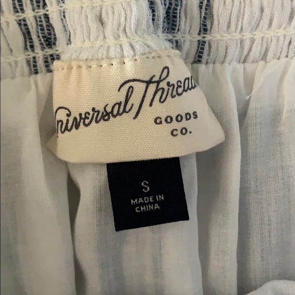 Tied Shoulder crop top - Picture 2 of 4